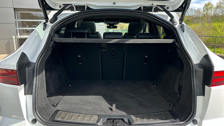 Jaguar E-Pace 2.0 D200 R-Dynamic HSE Black 5dr Auto Diesel Estate